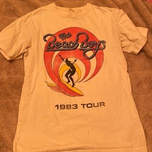 H&M graphic tee size small fits like medium